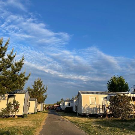 Camping Le Village De La Mer Les Moutiers Екстер'єр фото